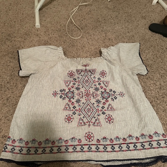 Going out tops - Picture 2 of 2